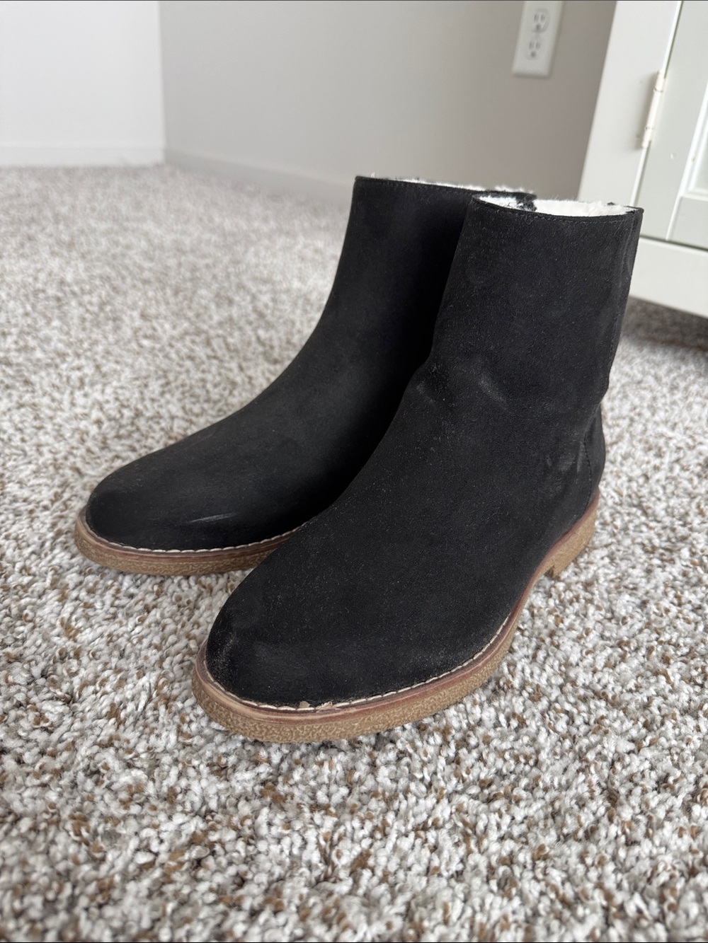 LOFT Women’s Faux Fur Side Zip Booties.